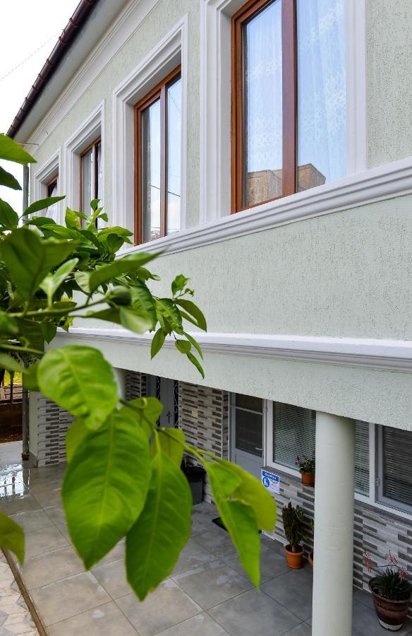 Cozy House Hotel Kutaisi Bagian luar foto