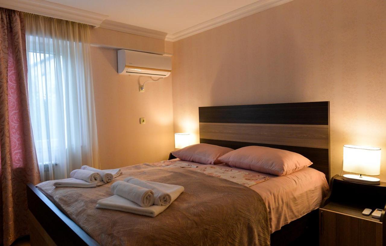 Cozy House Hotel Kutaisi Bagian luar foto