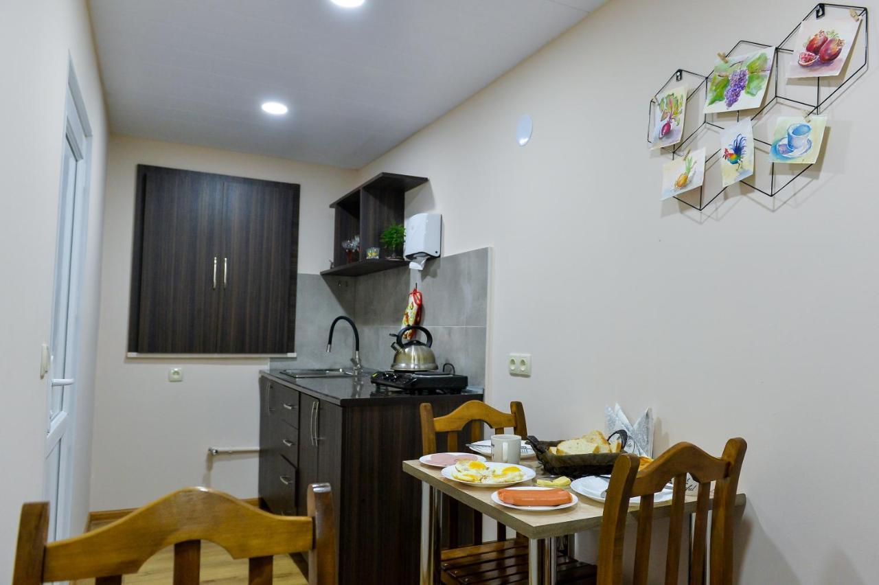 Cozy House Hotel Kutaisi Bagian luar foto