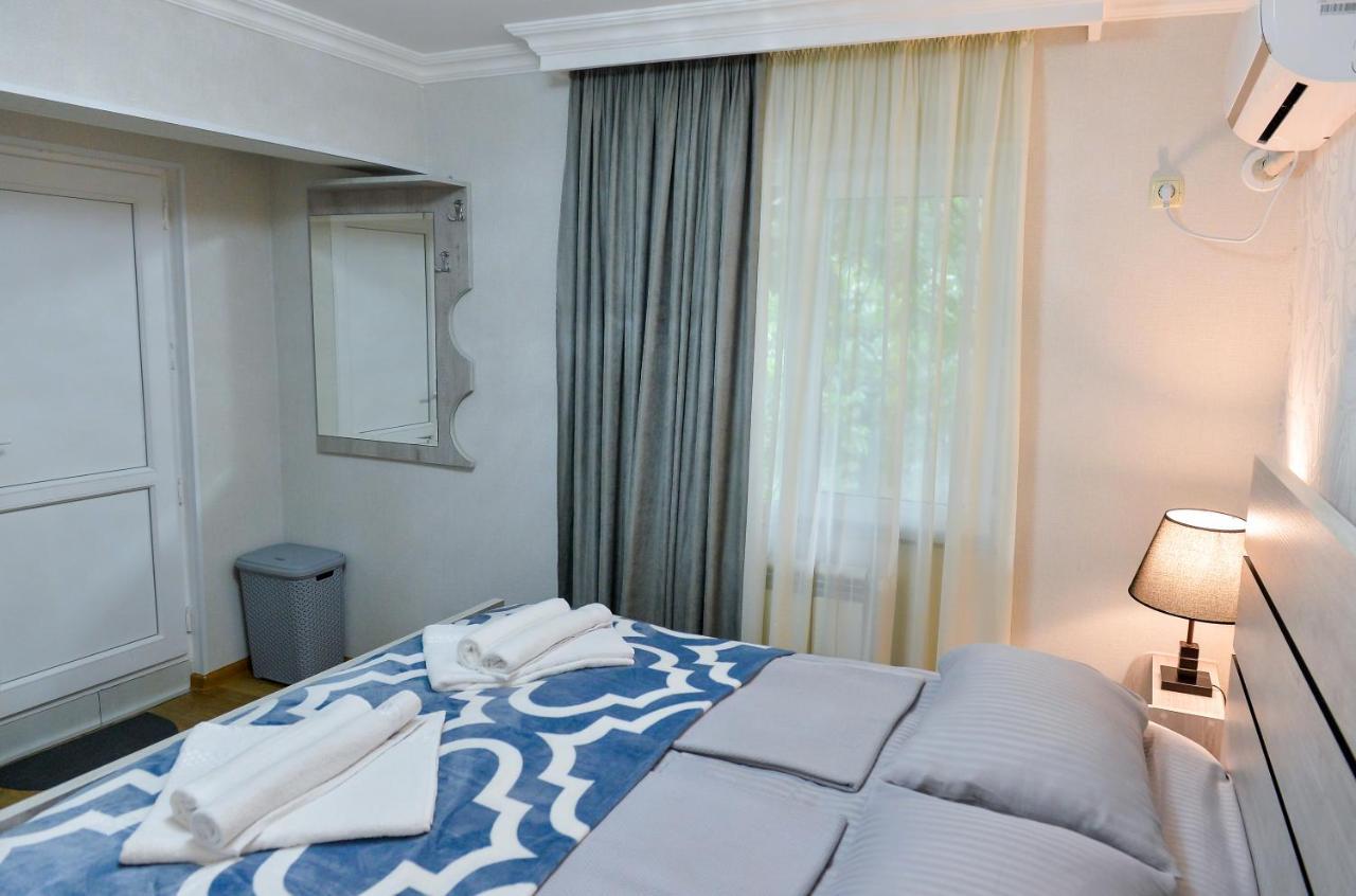 Cozy House Hotel Kutaisi Bagian luar foto