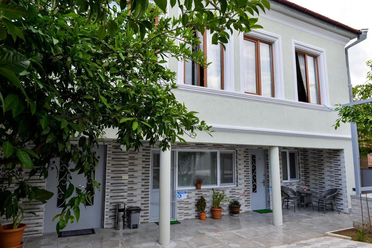 Cozy House Hotel Kutaisi Bagian luar foto