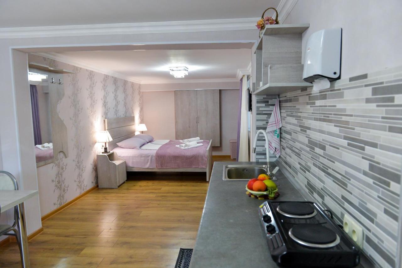 Cozy House Hotel Kutaisi Bagian luar foto