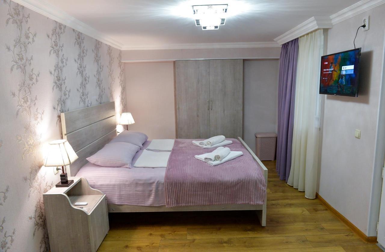 Cozy House Hotel Kutaisi Bagian luar foto